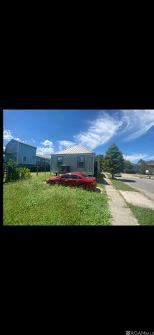 1743 Deslonde Street, New Orleans, LA 70117
