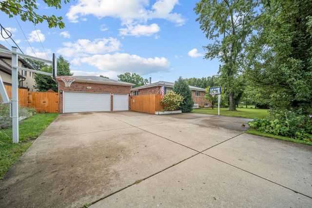 20651 N Horatio Boulevard, Lincolnshire, IL 60069