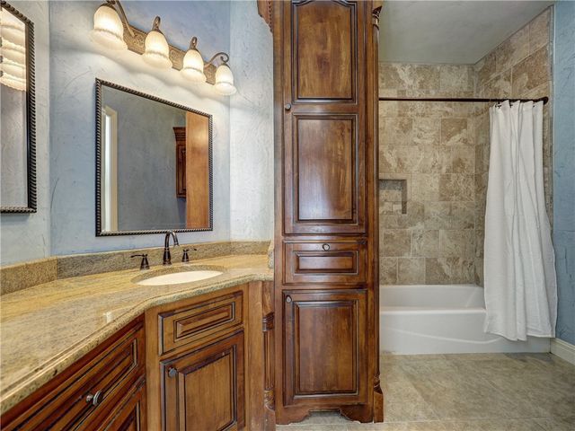 13514 King Phillip Ct, Corpus Christi, TX 78418