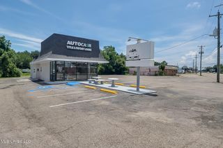 507 Pass Road, Gulfport, MS 39507