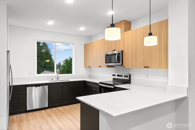 1411 SW 111th Lane, Seattle, WA 98164