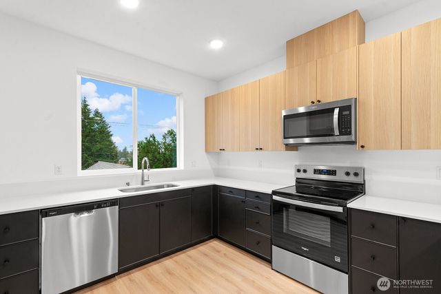 1411 SW 111th Lane, Seattle, WA 98164