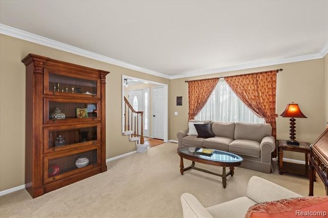 20218 Edgewood Avenue, Livonia, MI 48152