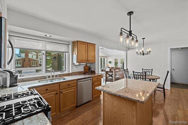 20218 Edgewood Avenue, Livonia, MI 48152