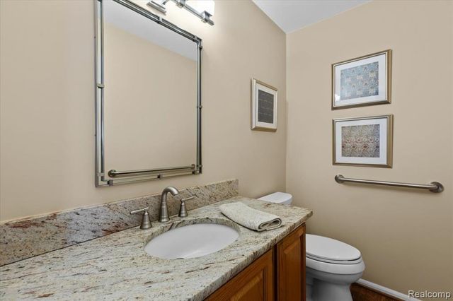 20218 Edgewood Avenue, Livonia, MI 48152