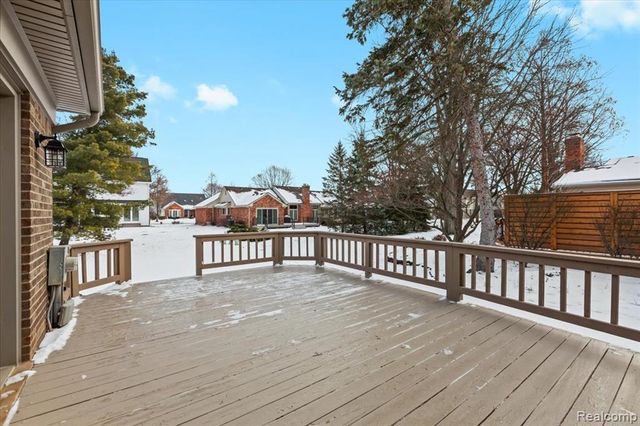 20218 Edgewood Avenue, Livonia, MI 48152