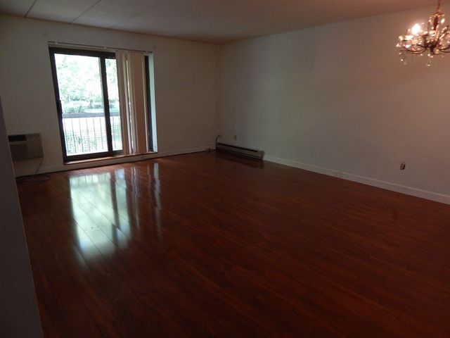 85 Commons Dr 207, Shrewsbury, MA 01545