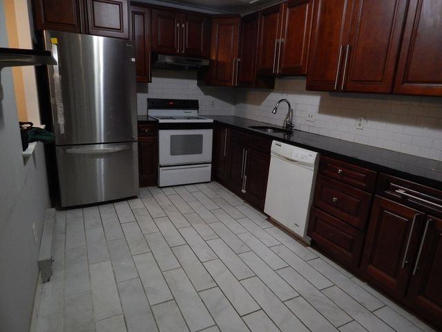 85 Commons Dr 207, Shrewsbury, MA 01545