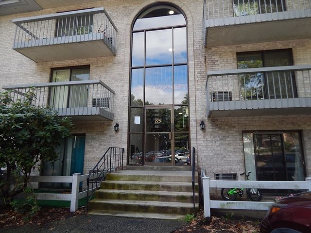 85 Commons Dr 207, Shrewsbury, MA 01545