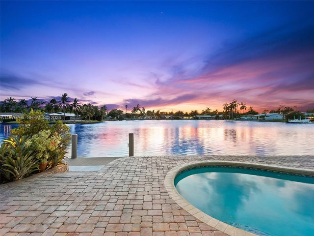 4231 NE 16th Ave, Oakland Park, FL 33334