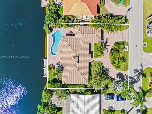 4231 NE 16th Ave, Oakland Park, FL 33334