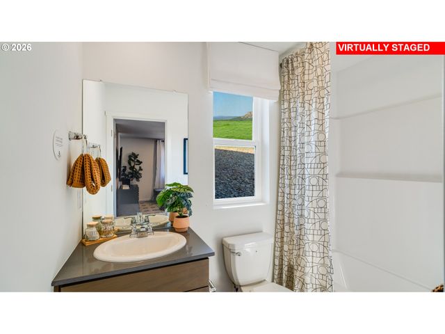 5761 Bainbridge Rd, Eugene, OR 97402