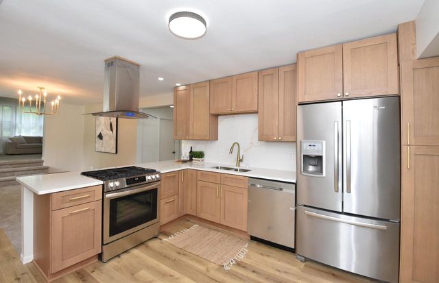 12226 W Washington STREET, Milwaukee, WI 53214