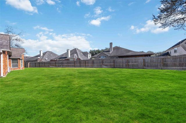 2503 Harpers Creek Court, Fresno, TX 77545