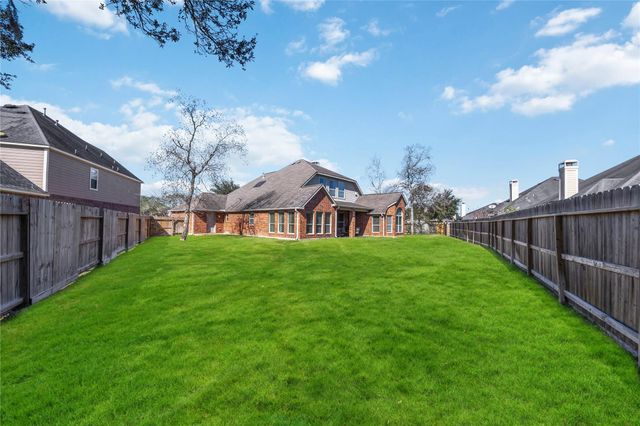 2503 Harpers Creek Court, Fresno, TX 77545