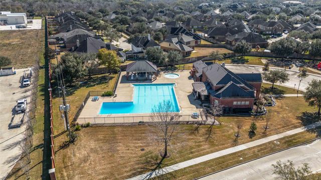 2503 Harpers Creek Court, Fresno, TX 77545