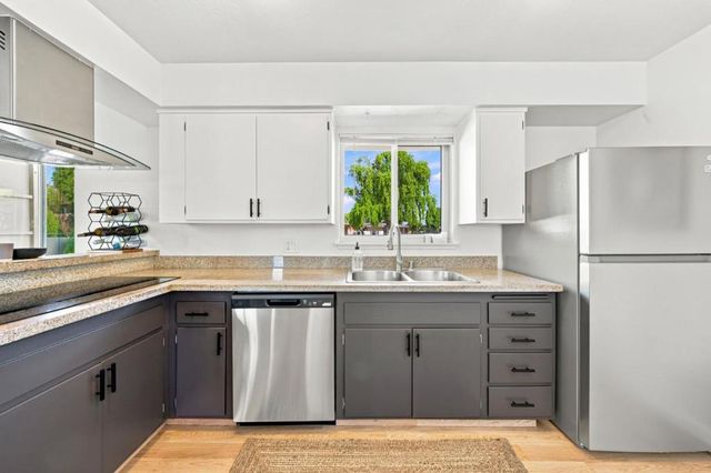 1576 Marina Court A, San Mateo, CA 94403