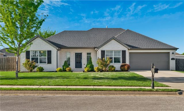 442 Concho Street, Farmington, AR 72730