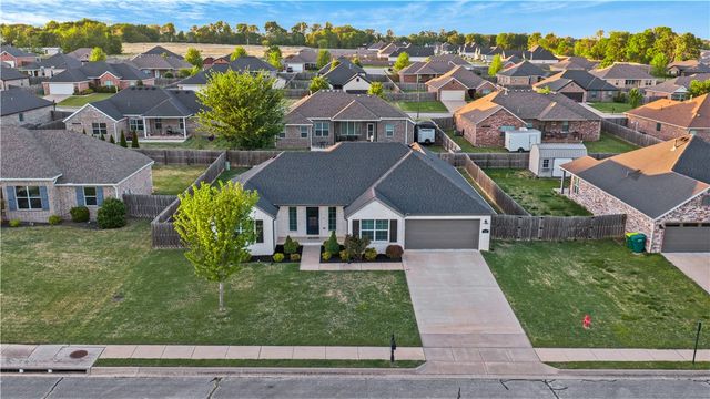 442 Concho Street, Farmington, AR 72730