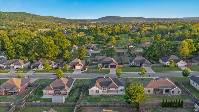 442 Concho Street, Farmington, AR 72730