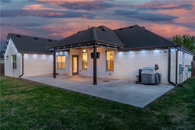 442 Concho Street, Farmington, AR 72730
