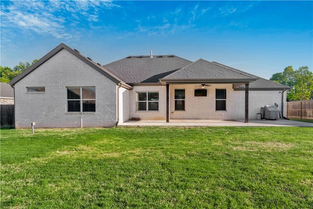 442 Concho Street, Farmington, AR 72730