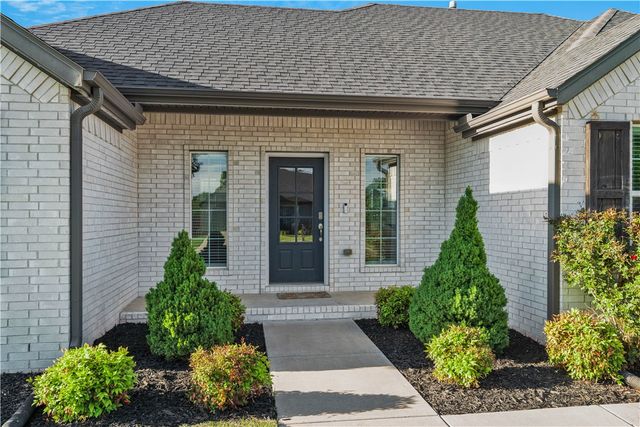 442 Concho Street, Farmington, AR 72730