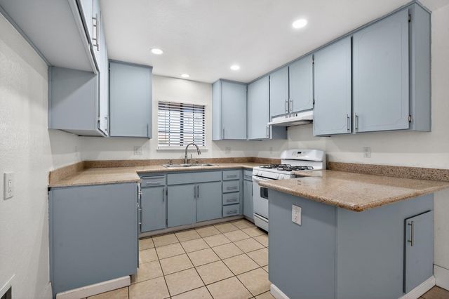 2016 Nimrood Dr, Ceres, CA 95307