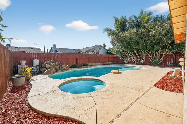 2016 Nimrood Dr, Ceres, CA 95307