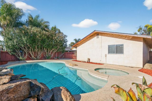 2016 Nimrood Dr, Ceres, CA 95307