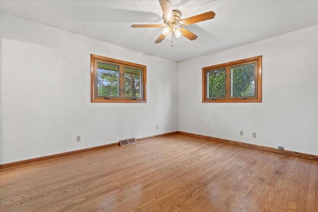 3182 Kettle Moraine PARKWAY, Hubertus, WI 53033