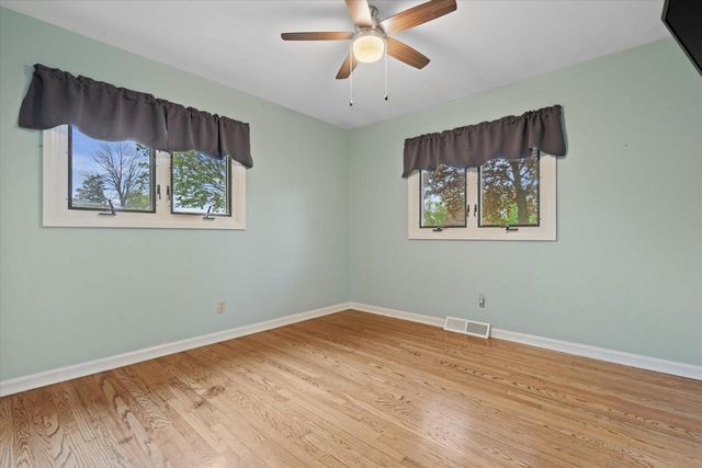 3182 Kettle Moraine PARKWAY, Hubertus, WI 53033