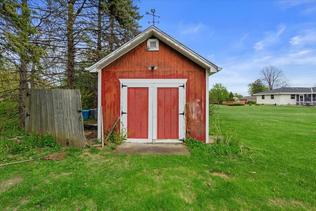 3182 Kettle Moraine PARKWAY, Hubertus, WI 53033