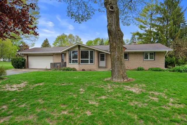 3182 Kettle Moraine PARKWAY, Hubertus, WI 53033