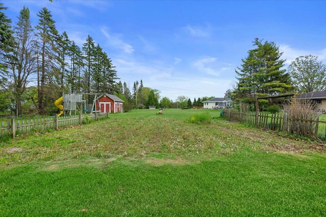 3182 Kettle Moraine PARKWAY, Hubertus, WI 53033
