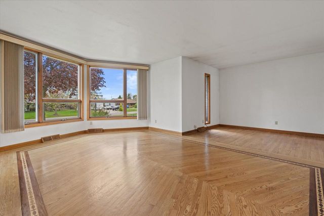 3182 Kettle Moraine PARKWAY, Hubertus, WI 53033