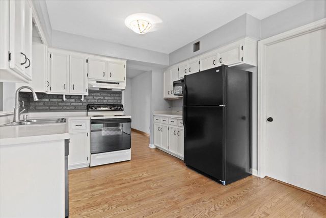 3182 Kettle Moraine PARKWAY, Hubertus, WI 53033