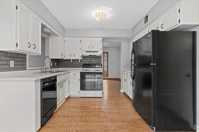 3182 Kettle Moraine PARKWAY, Hubertus, WI 53033
