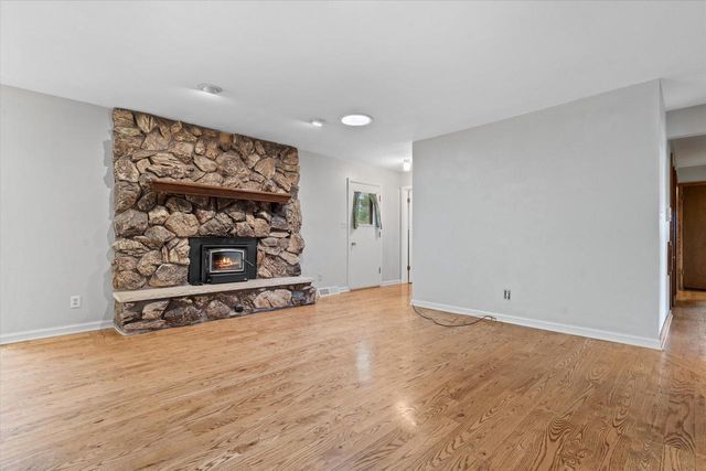 3182 Kettle Moraine PARKWAY, Hubertus, WI 53033