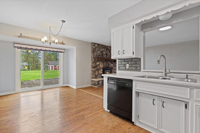 3182 Kettle Moraine PARKWAY, Hubertus, WI 53033