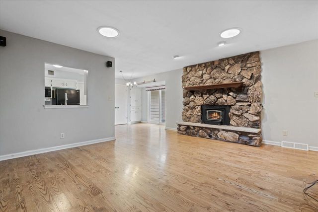 3182 Kettle Moraine PARKWAY, Hubertus, WI 53033