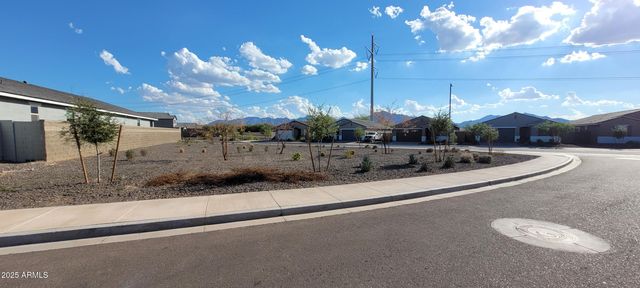 7056 W DESERT Drive, Laveen, AZ 85339