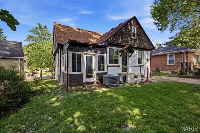 2135 Sutton Avenue, Richmond Heights, MO 63117