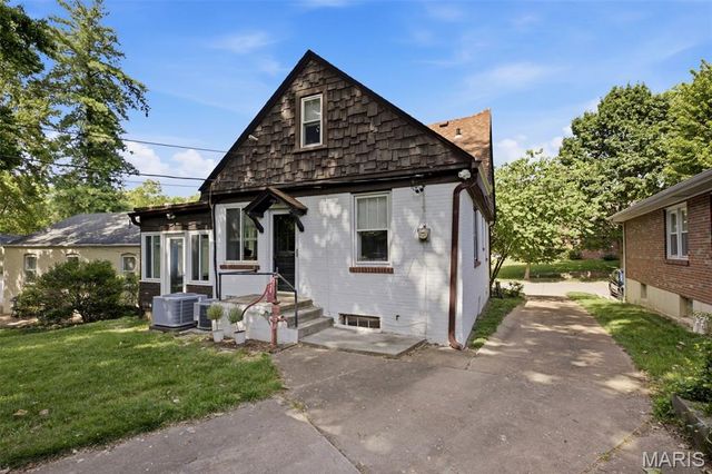 2135 Sutton Avenue, Richmond Heights, MO 63117