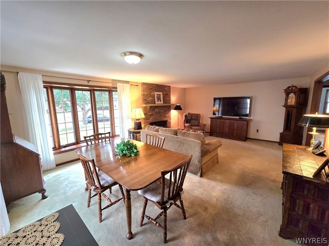 126 Meadow Ln, Tonawanda, NY 14223