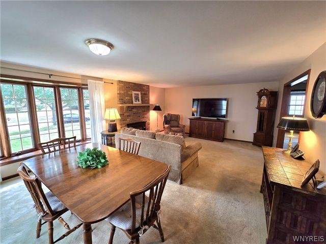 126 Meadow Ln, Tonawanda, NY 14223