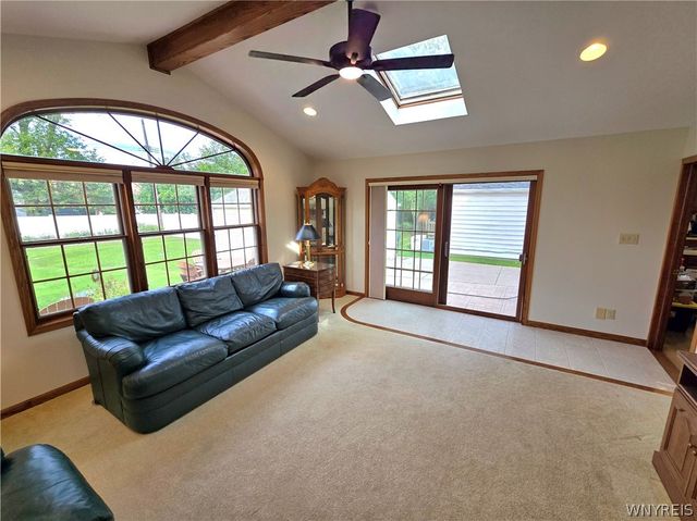 126 Meadow Ln, Tonawanda, NY 14223