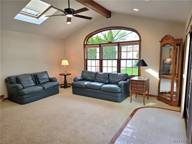 126 Meadow Ln, Tonawanda, NY 14223
