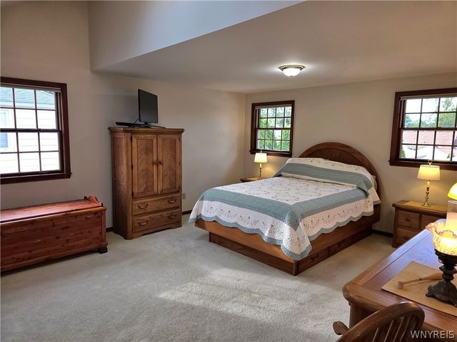 126 Meadow Ln, Tonawanda, NY 14223