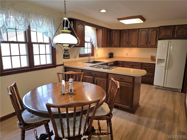 126 Meadow Ln, Tonawanda, NY 14223